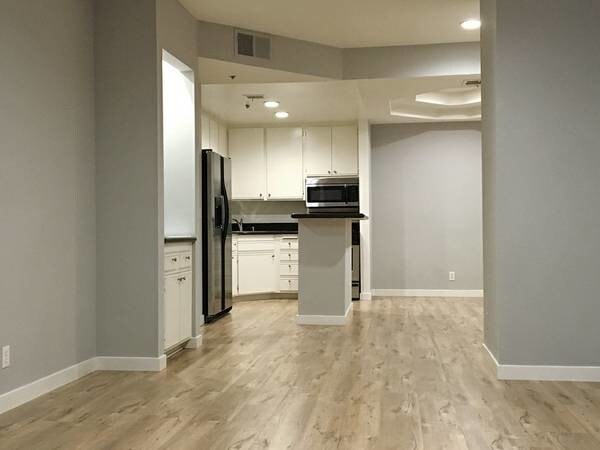 Foto principal - 649 S Ridgeley Dr