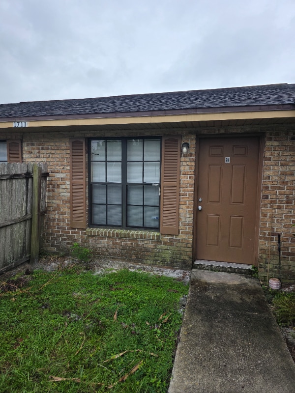Foto del edificio - 1711 Ridgewood Ln