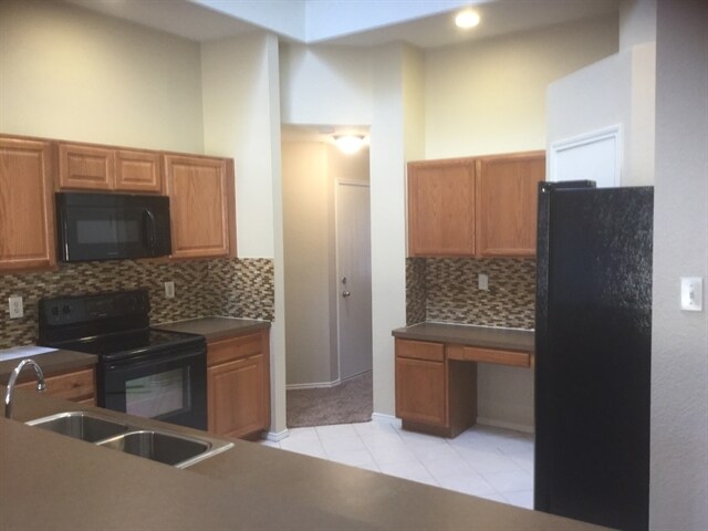 Building Photo - 1037 Winding Creek Dr