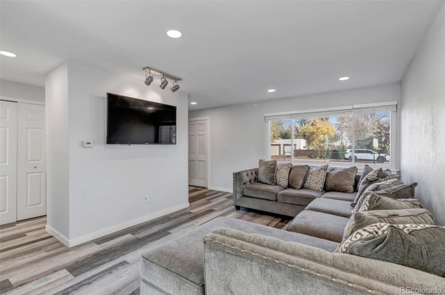 Photo - 211 Julian St Townhome