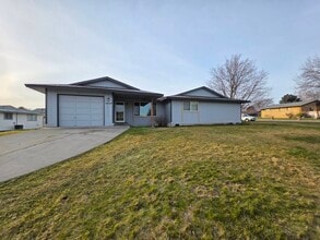 Building Photo - 1607 S Olson St