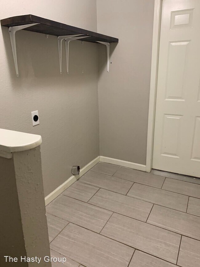 Foto del edificio - 3 br, 1.5 bath House - 8503 Hillcrest Rd