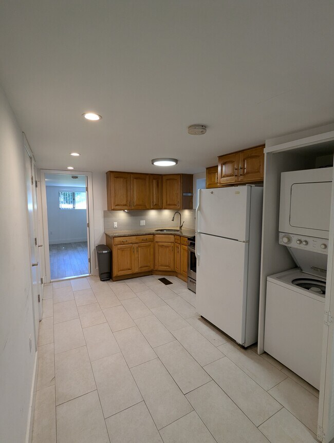 Cocina y lavadora/secadora - 274 17th St