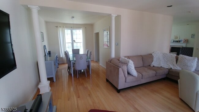 Building Photo - 95 Arrowgate Dr