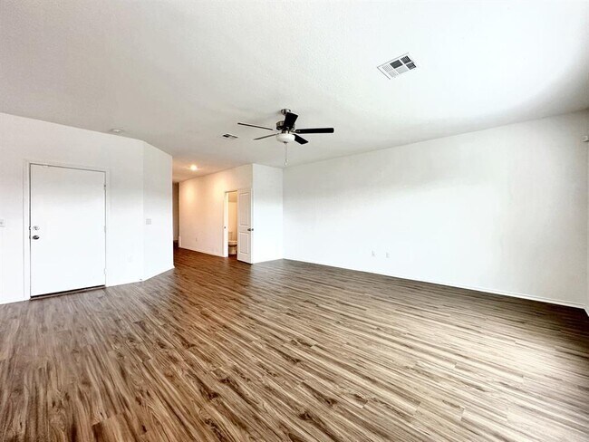 Building Photo - 6017 Lofgren Cv