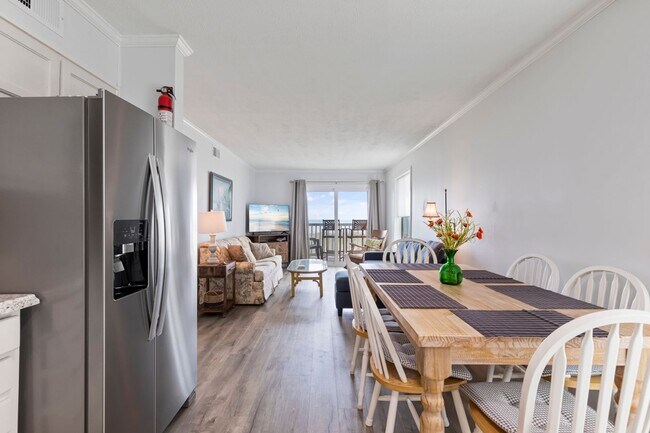 Building Photo - Winter rental! Renovated Condo in North My...