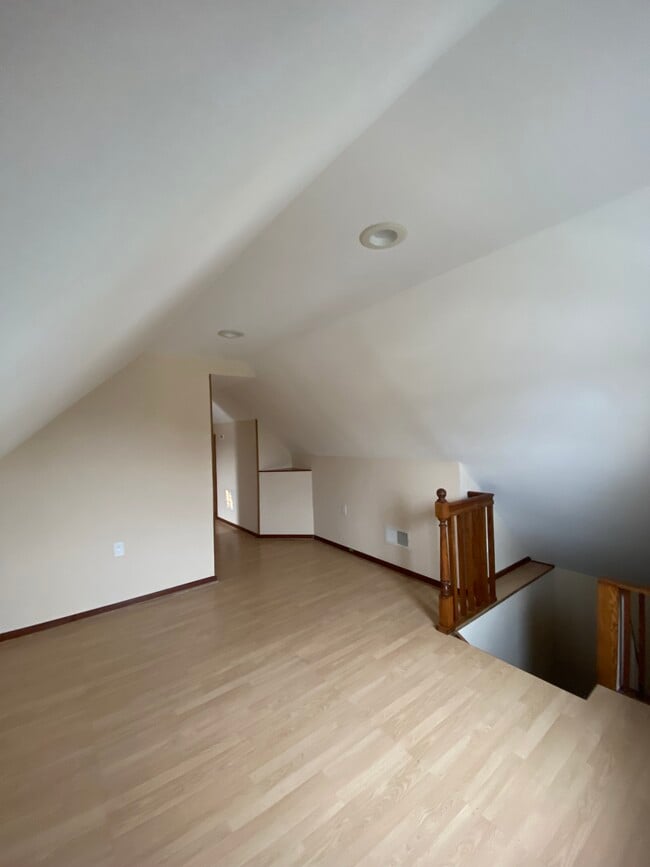 Loft - 220 Hayward Pl