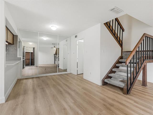 Foto del edificio - 333 Melrose Dr