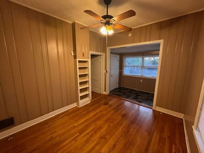 Foto del edificio - 104 S Walnut St