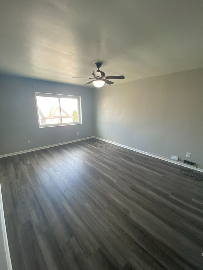 Building Photo - 2312 Eccles St