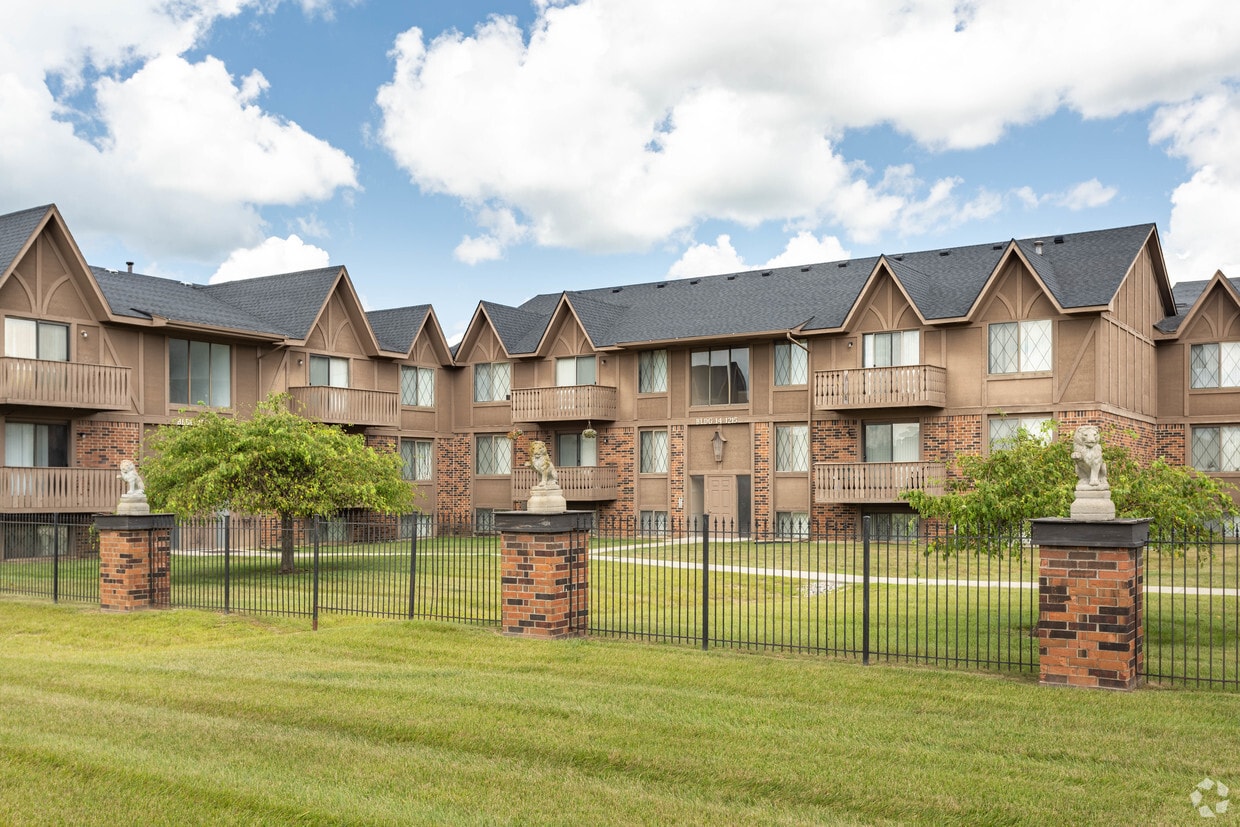 Stonehenge Gates Apartments Flint, MI