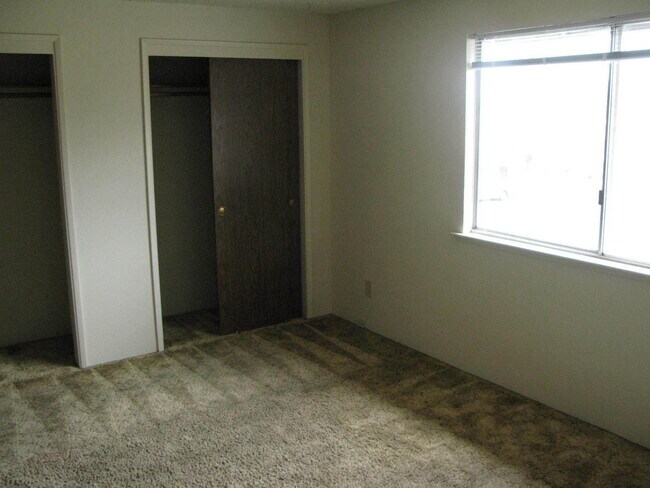 Building Photo - 529