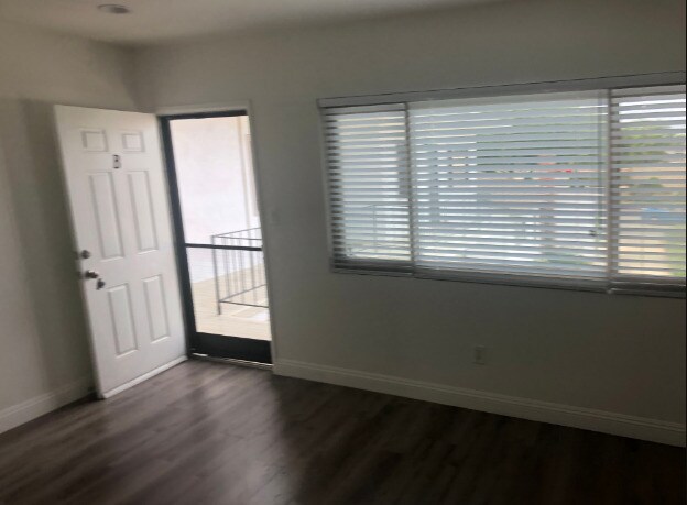 Foto del edificio - 2405 Grant Ave