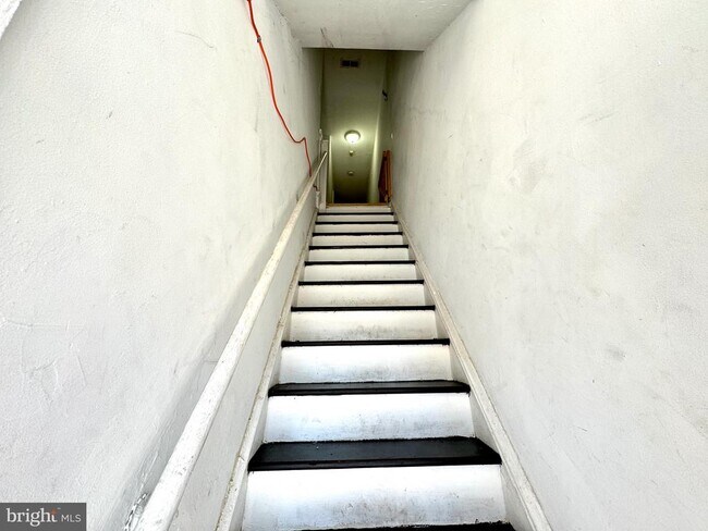 Foto del edificio - 7028 Castor Ave