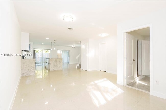 Foto del edificio - 6080 W 26th Ct