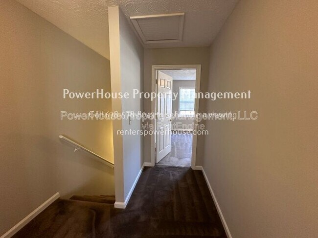 Foto del edificio - 502 Oakwood Ct