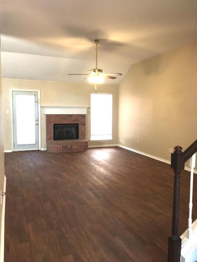 Foto del edificio - Eagle Mountain ISD 3 bedroom 2.5 bath plus office!