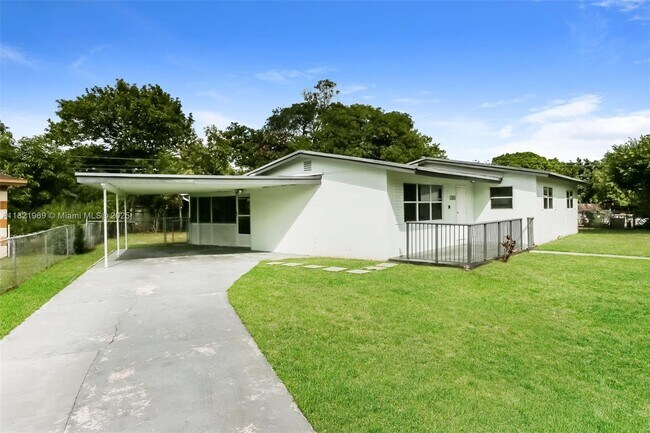 Foto del edificio - 1101 NW 18th St