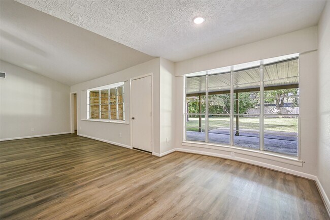 Foto del edificio - 502 Misty Ln