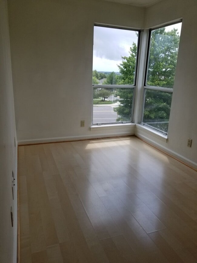 Foto del edificio - Spacious 4bd/2ba Apartment at Hunters Ridg...