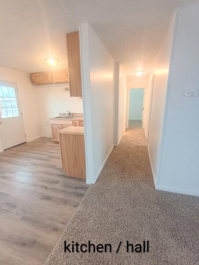 Building Photo - 1152 W Juniper Dr