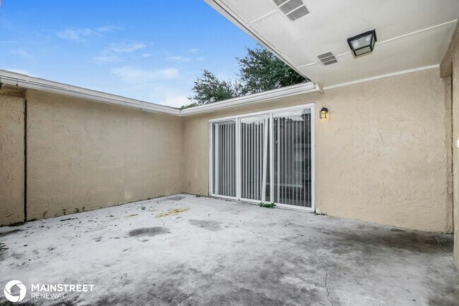 Foto del edificio - 3103 Lloyd Dr