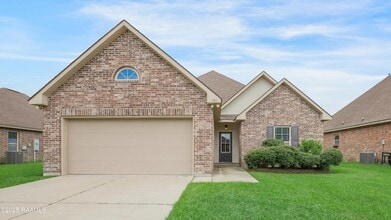 Building Photo - 132 Timber Edge Dr