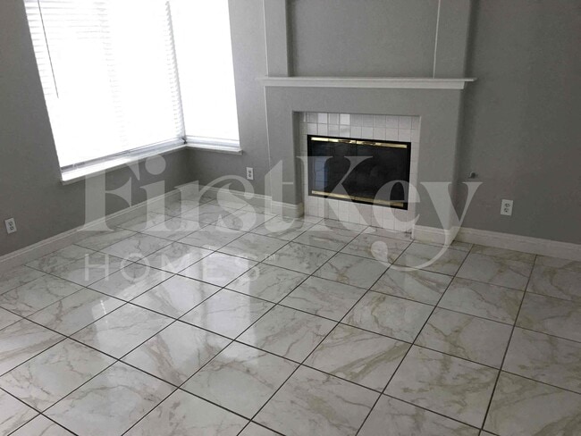 Foto del edificio - 8041 Hilliard Ave