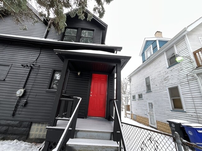 Foto del edificio - 3303 E 117th St