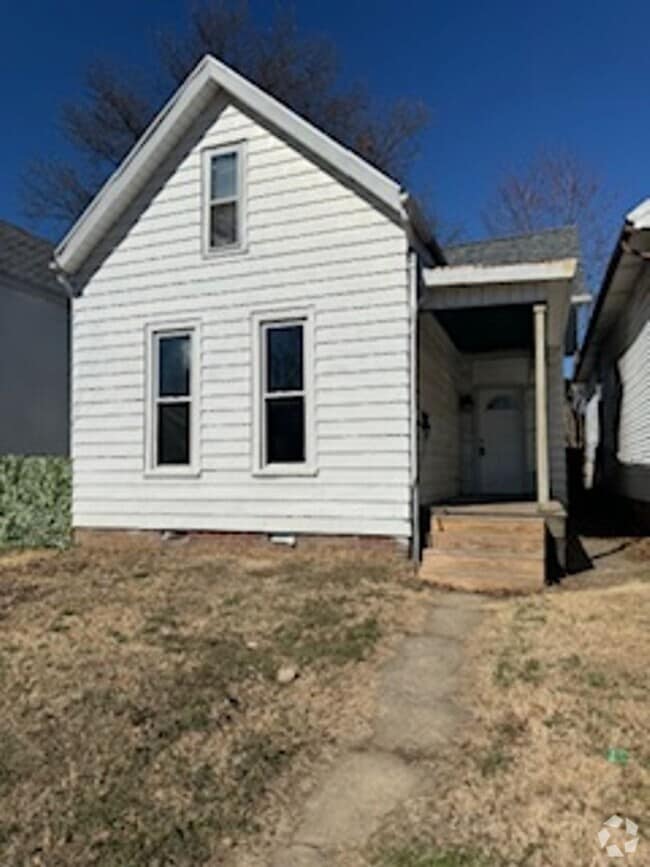 Building Photo - 740 E Delaware St