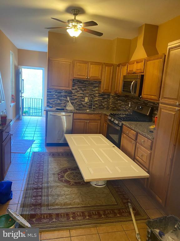 Foto del edificio - 607 Berkley St