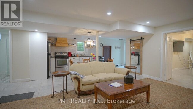 Photo du bâtiment - 83 Fairview Rd W