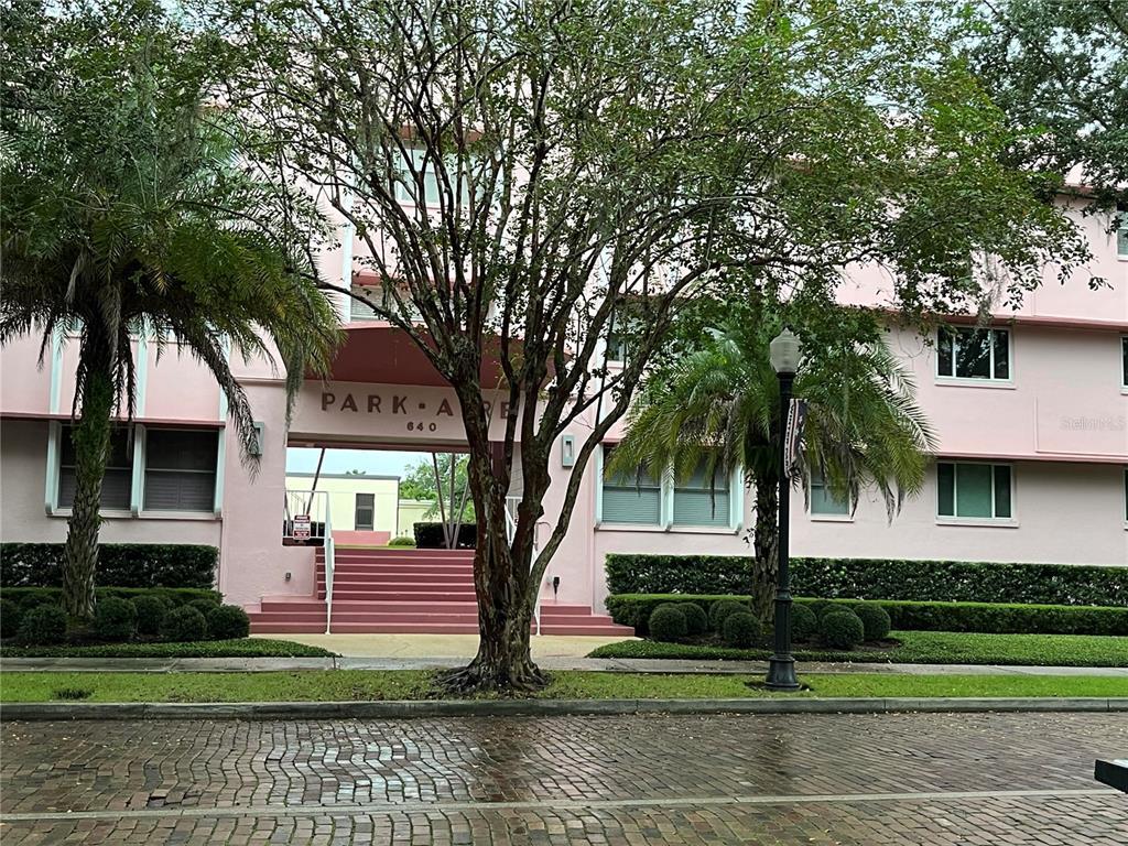 Primary Photo - 640 N Park Ave