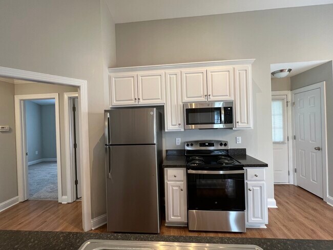 Building Photo - 1129 Crescent Meadows Dr