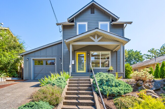 Building Photo - 4518 N Gantenbein Ave