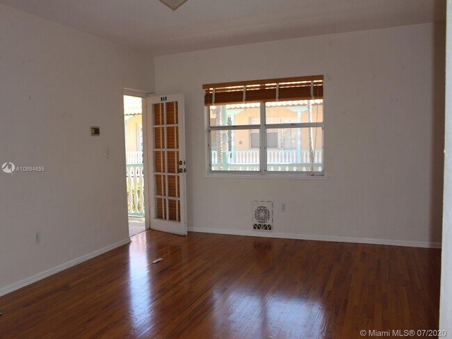 Foto del edificio - 736 13th St