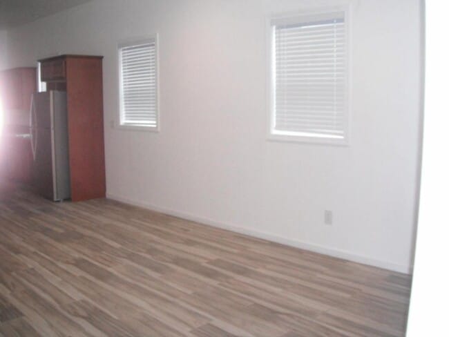 Building Photo - 387 E Milton St