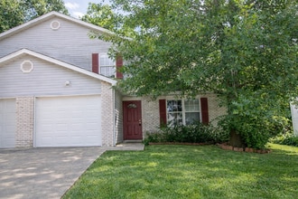 Building Photo - 5567-5569-5569 Pinehurst Ln