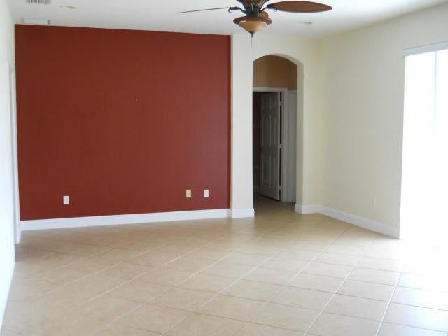 Foto del edificio - 1579 Newhaven Point Ln