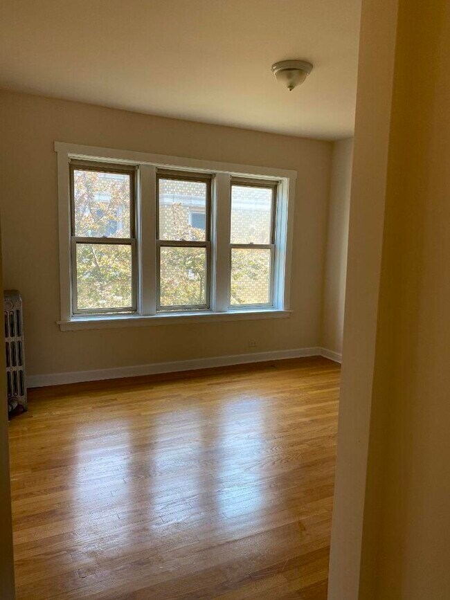 Foto del edificio - 1733 W 91st St