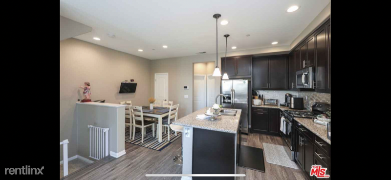 Foto principal - 1 br, 1 bath Townhome - 14860 W Maple Ter