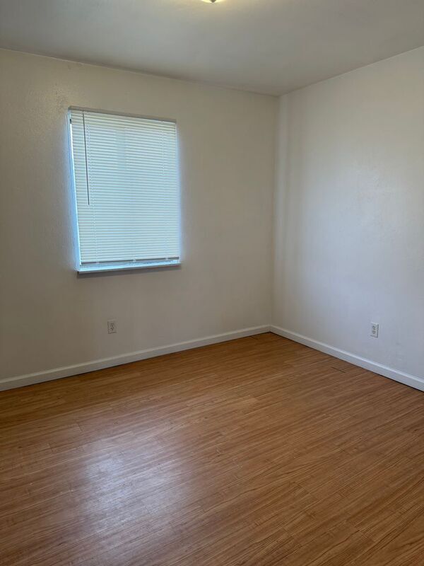 Building Photo - 104 N 27th St
