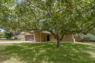 Building Photo - 606 Splitrock