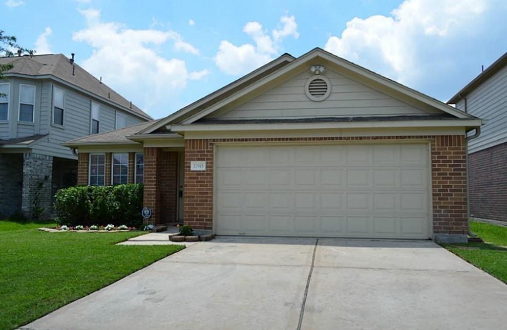 Primary Photo - 17915 Alpine Brook Ln