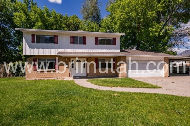 Photo - 1561 E Delaware Lane House
