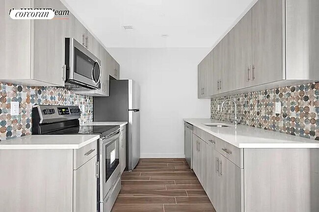 Foto del edificio - 906 E New York Ave