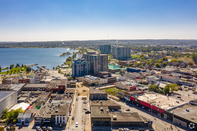 Building Photo - Harbour Pointe