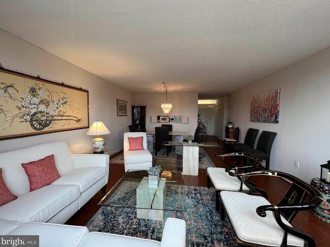 Foto del edificio - 111 Hamlet Hill Rd