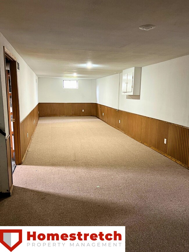 Building Photo - 1025 S Waterford Dr