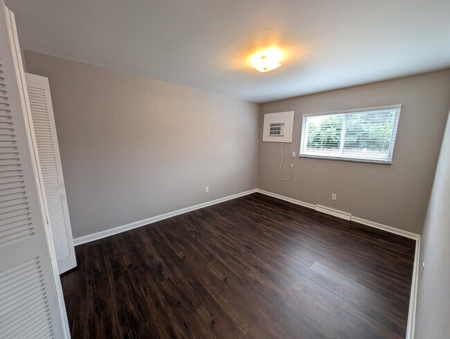 Foto del edificio - 110 Cromwell Pl